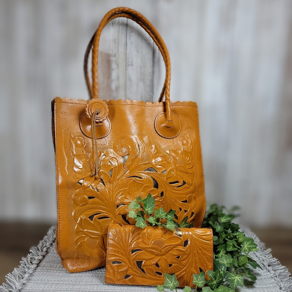Patricia Nash Tote + Wallet bundle